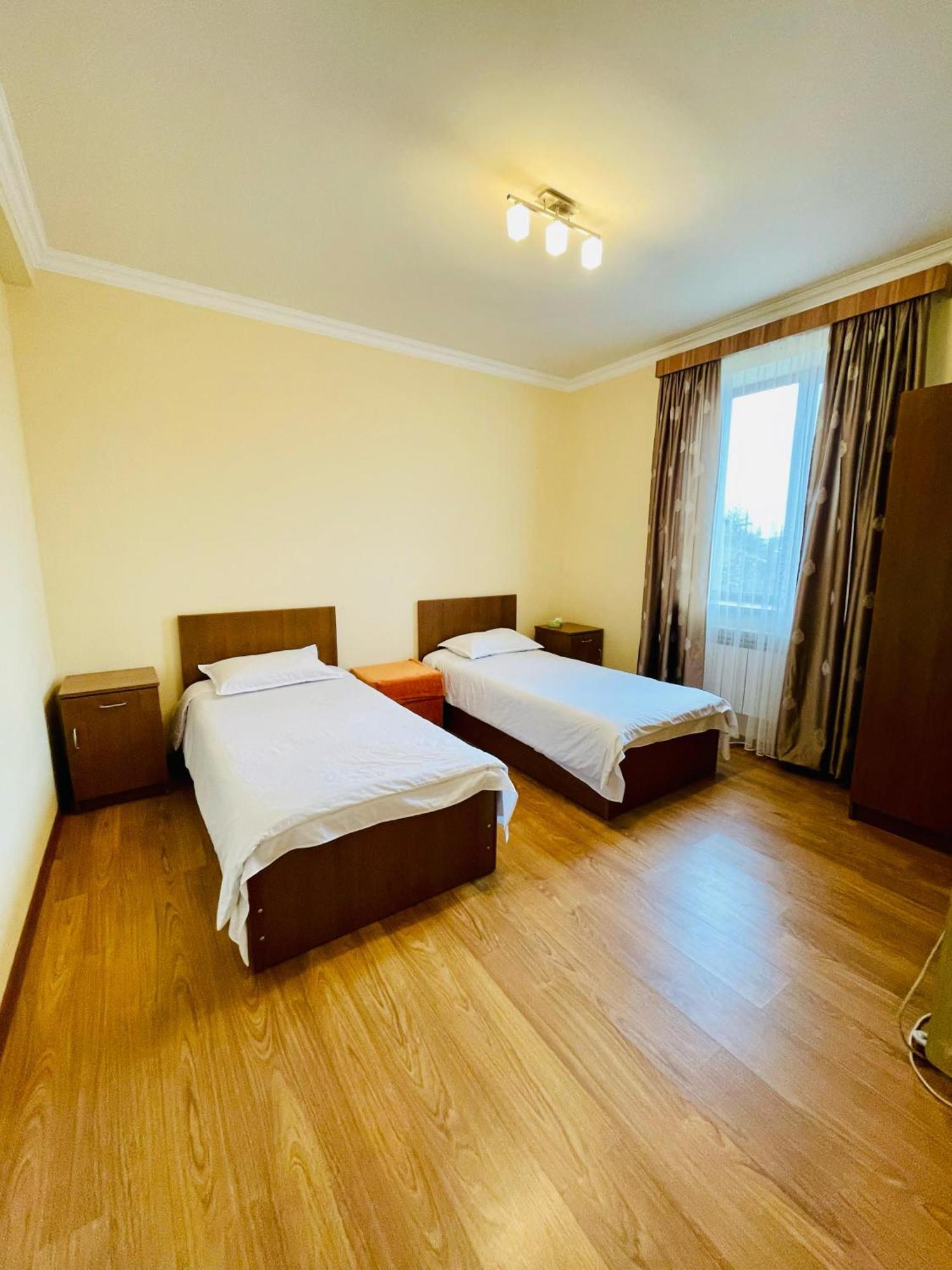 Zartonq Hotel Tat'ev Phòng bức ảnh